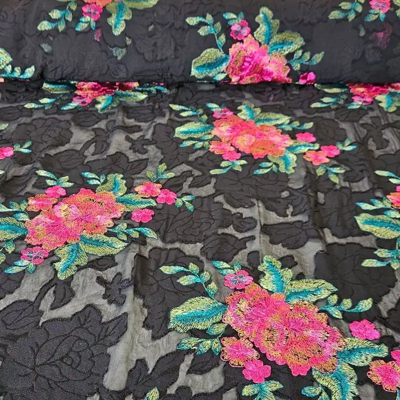 Tela de Gasa Devoré Negra Bordada en Flores con Blondas (ancho 1,25M) Oferta Especial