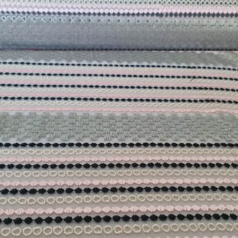 Rebajas Tela de Tul Blanca con Bordados Geométricos (ancho 1,30M)