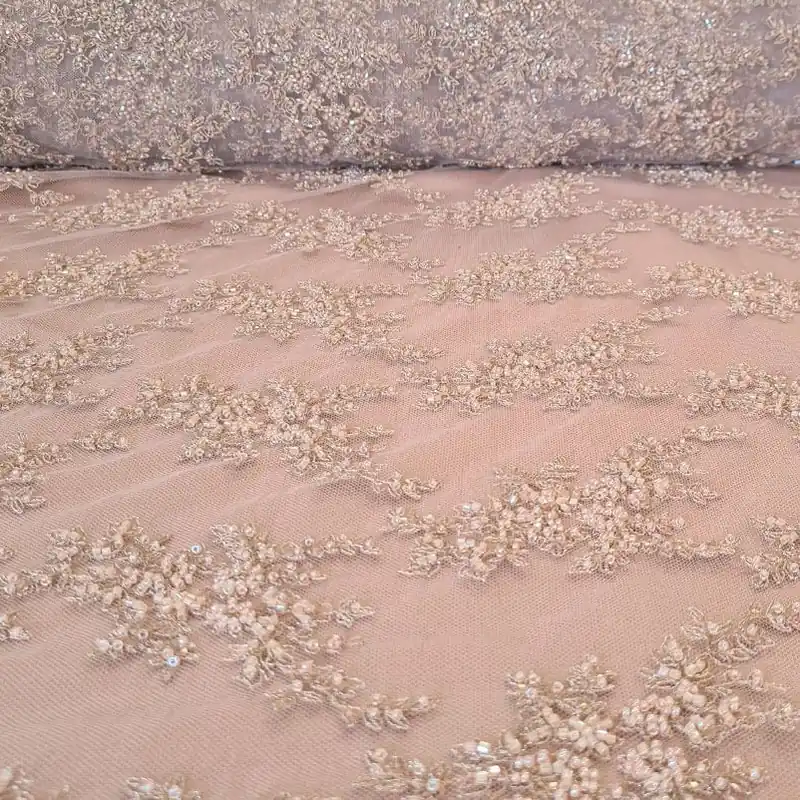 Combinado Tela de Tul de Flores Bordadas con Pedrería color Rosa Claro base Satén Beige (ancho 1,35M) Original