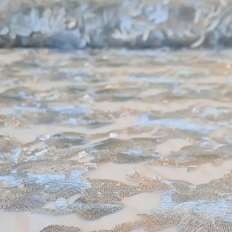 Novedad Tela de Tul con Encajes de Flores Bordados de Hilos color Oro y Plata (ancho 1,30M)